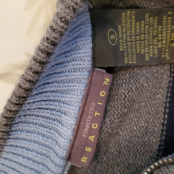 Kenneth Cole Reaction Striped Boy Sweater. Partial Zip front. Size 5 - Picture 4 of 4